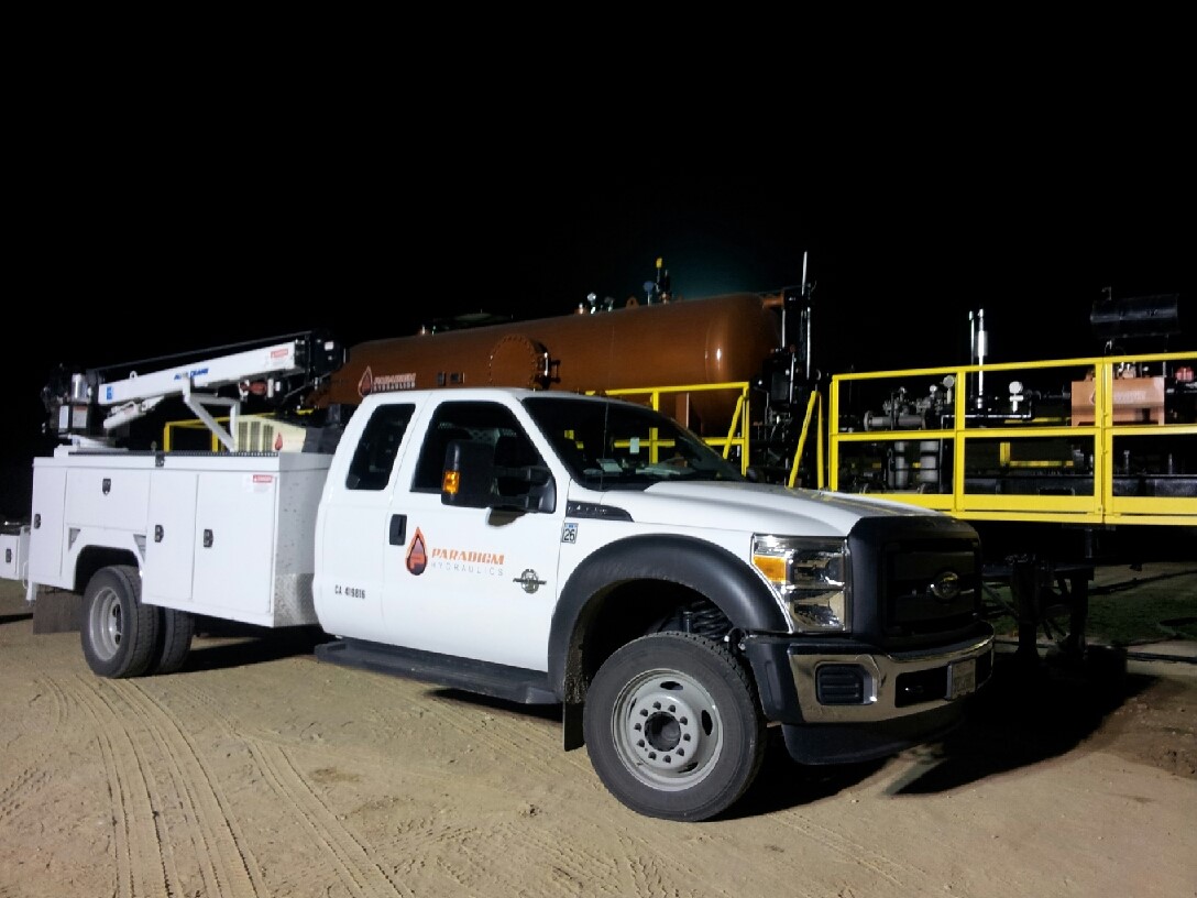 A Paradigm Hydraulics Service Truck on a job site in California.